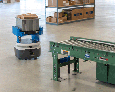 Flexible conveyor system through AMR solution RollerTop